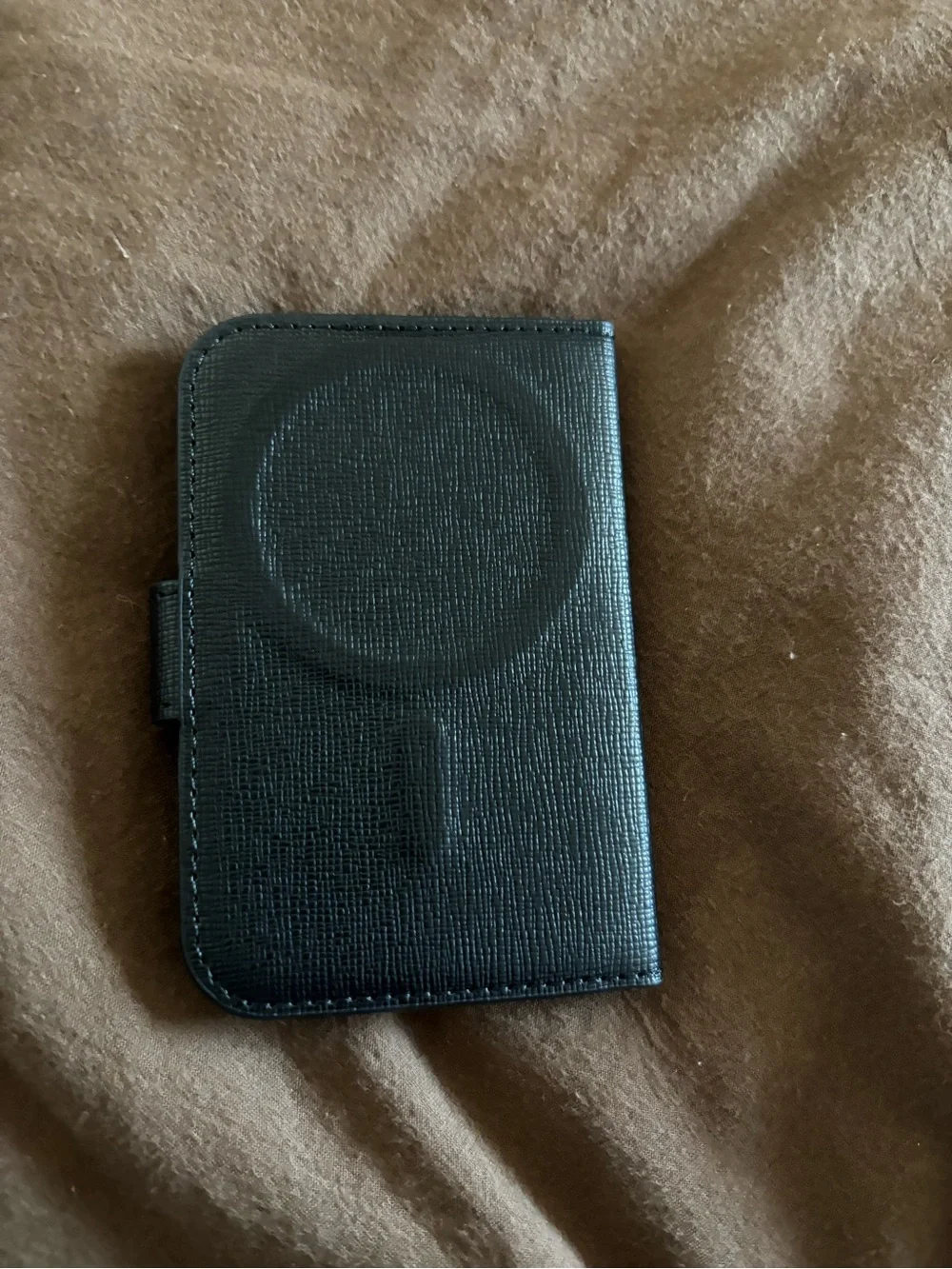 Kade spade magnet wallet